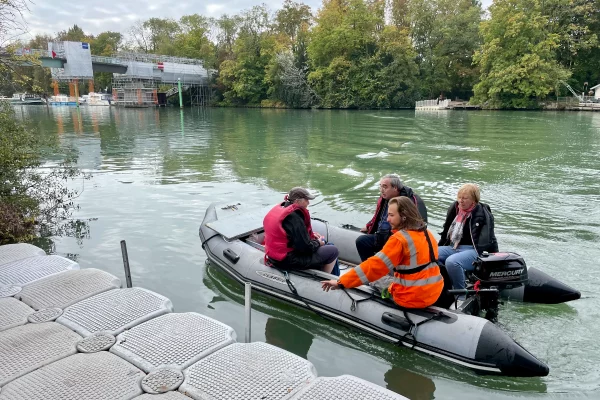 1-location-bateaux-navette-passagers-bac-passage-zodiacjpg