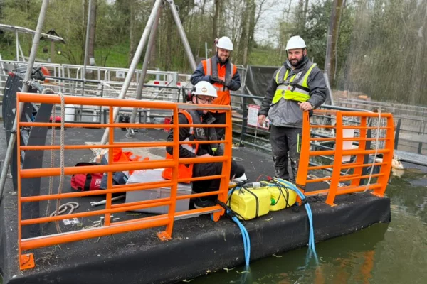 1-Location-ponton-motorise-garde-corps-coulissant-expertisejpg