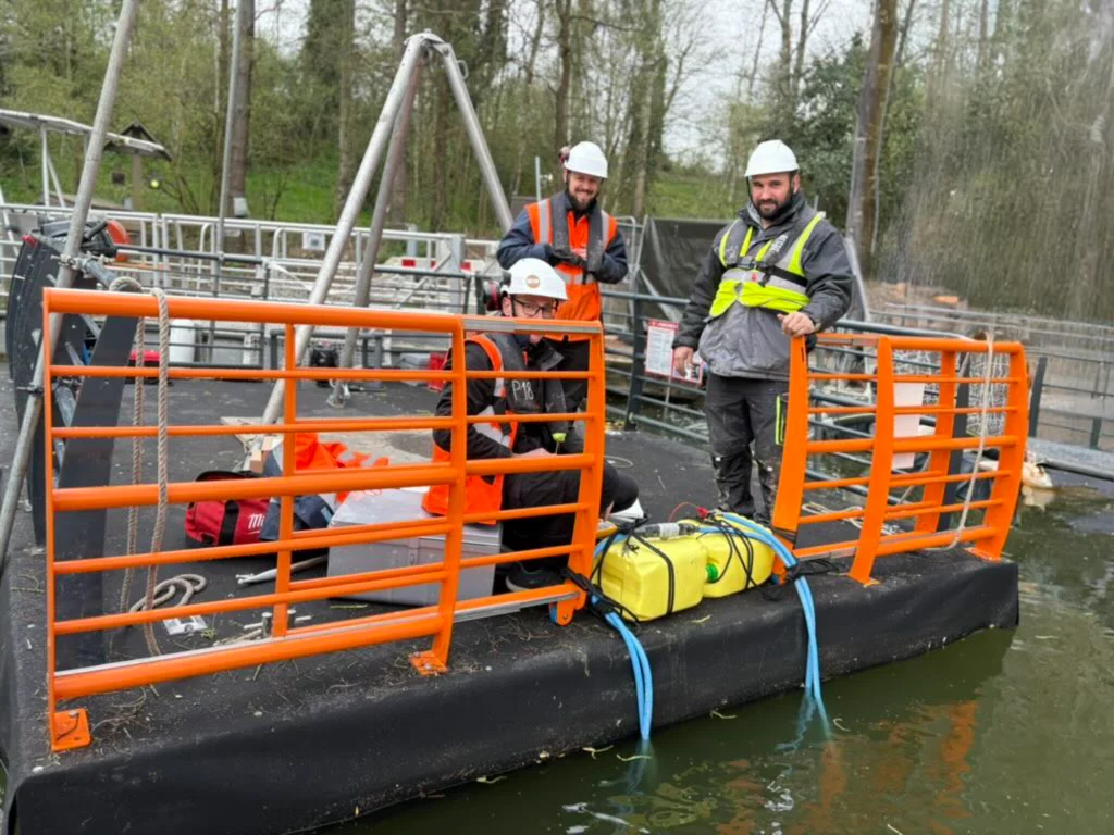 Location-ponton-motorise-garde-corps-coulissant-expertisej