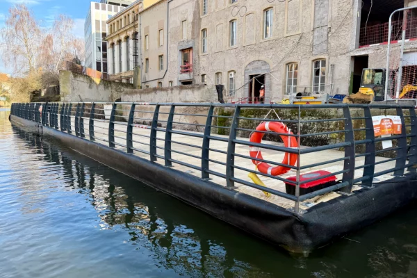 conception, location et installation de structures flottantes professionnelles partout en France.