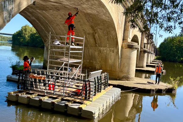 1-location-ponton-échafaudaudage-flottant-btp-barge-plateformejpg