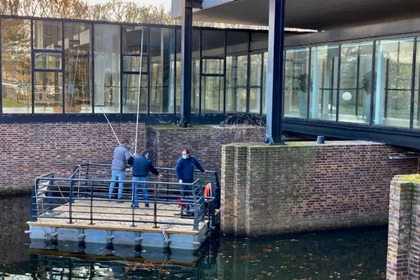 1-location-ponton-flottant-motorisé-plateforme-lavage-vitresjpg