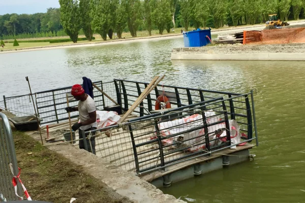 10-location-plateforme-travail-flottante-ponton-modulaire-btpjpg