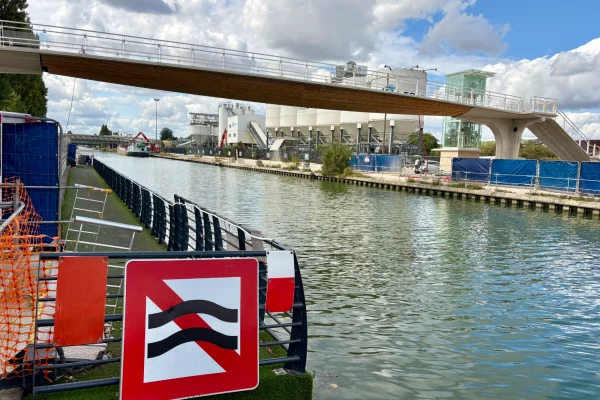 10-location-ponton-flottant-velos-pont-passerelle-bargejpg