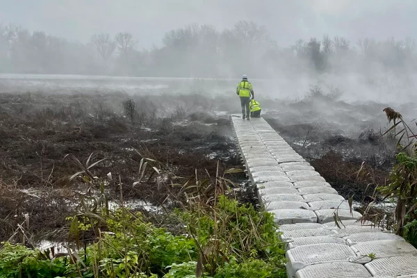 10-location-ponton-marecage-plateforme-barge-fluvial-chantierjpg