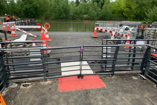 11-location-ponton-embarquement-modulaire-barge-btp-plateformejpg