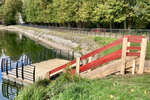 11-location-ponton-flottant-motorisé-plateforme-lavage-vitresjpg