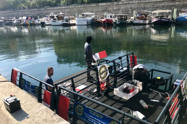 13-location-ponton-flottant-motorisé-plateforme-lavage-vitresjpg