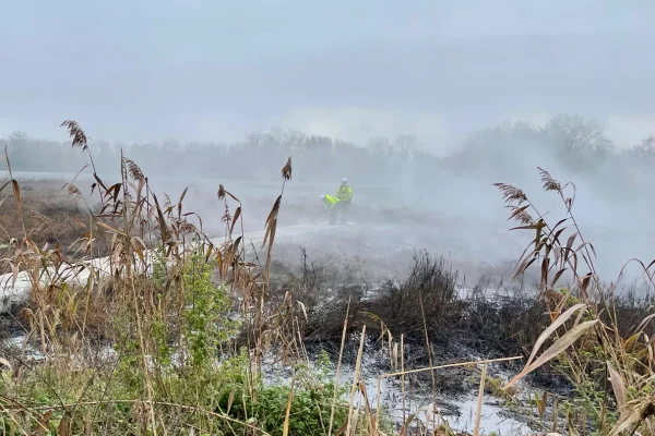 13-location-ponton-marecage-plateforme-barge-fluvial-chantierjpg