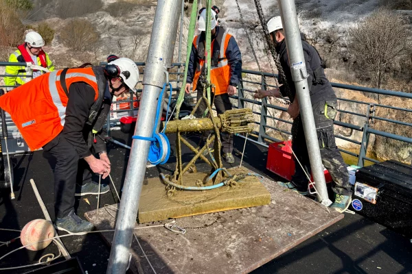 14-location-barge-motorise-palan-ponton-flottant-modulairejpg