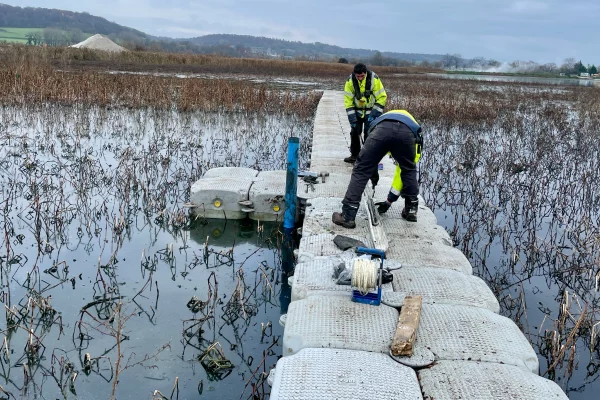 2-location-ponton-marecage-plateforme-barge-fluvial-chantierjpg