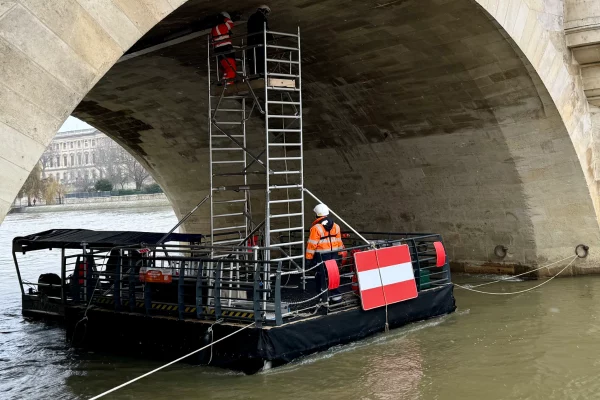 2-pousseur-ponton-modulaire-plateforme-barge-motorisé-flottantejpg