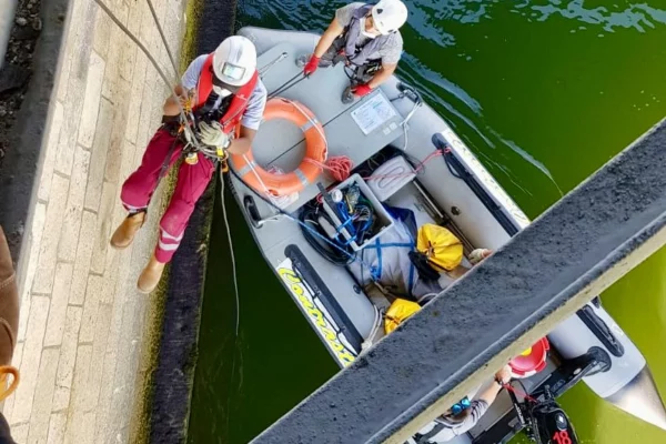 3-location-bateau-vigie-assistance-zodiac-cordiste-echafaudeurjpg