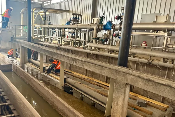 3-location-ponton-flottant-milieu-confié-bargejpg