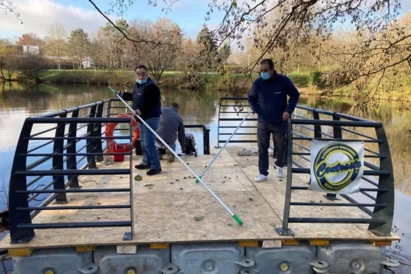 3-location-ponton-flottant-motorisé-plateforme-lavage-vitresjpg