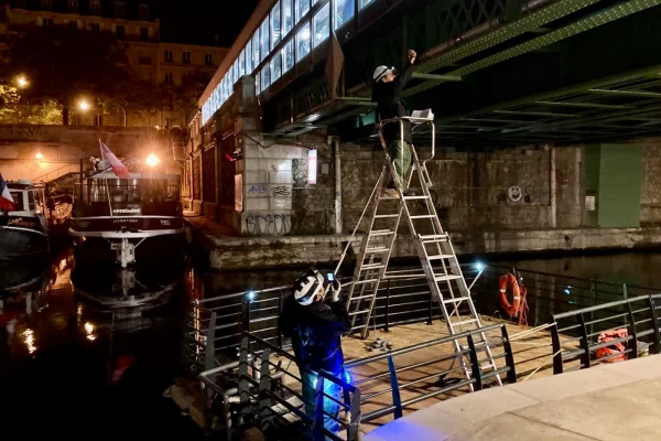 3-location-ponton-motorisé-travaux-sur-barge-flottantejpg