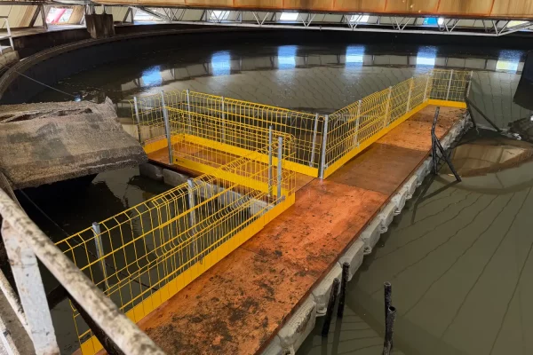 4-location-ponton-flottant-milieu-confié-bargejpg