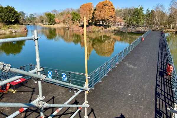 4-pont-chantier-cheminement-ponton-flottante-btp-passerellejpg