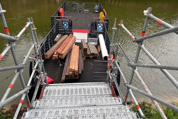 6-location-ponton-embarquement-modulaire-barge-btp-plateformejpg