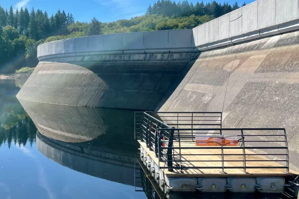 7-location-plateforme-travail-flottante-ponton-modulaire-btpjpg