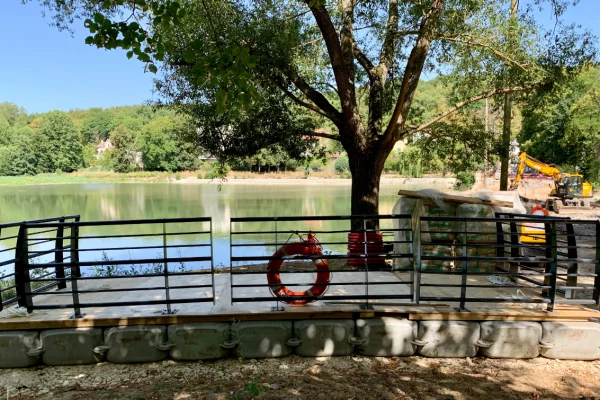 7-location-ponton-flottant-motorisé-plateforme-lavage-vitresjpg