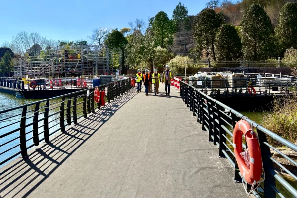 7-pont-chantier-cheminement-ponton-flottante-btp-passerellejpg