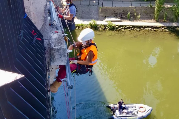 8-location-bateau-vigie-assistance-zodiac-cordiste-echafaudeurjpg