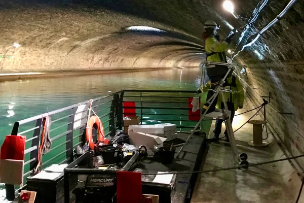 8-location-ponton-travail-motorise-barge-flottante-btpjpg