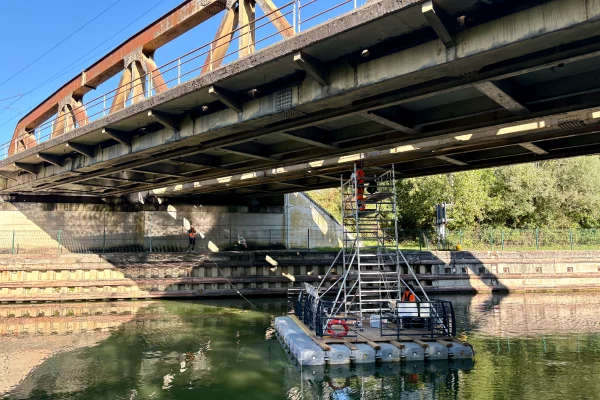 9-location-ponton-échafaudaudage-flottant-btp-barge-plateformejpg