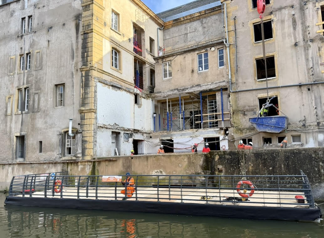 Mise en place de pontons flottants homologués sur la Moselle