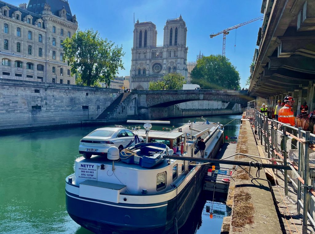 1-location-devis-prix-plateforme-flottante-ponton-homologué-expertisé-modulable-travail-btp-contrastepro-travaux-fluviaux-location-barge-de-chantier-idf-france-paris.jpg
