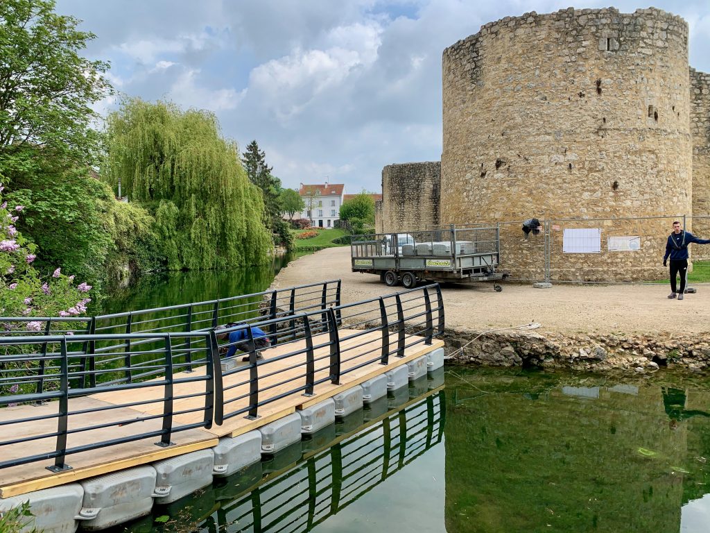 1-location-ponton-plateforme-barge-BTP-devis-chantier-sécurisé.jpg