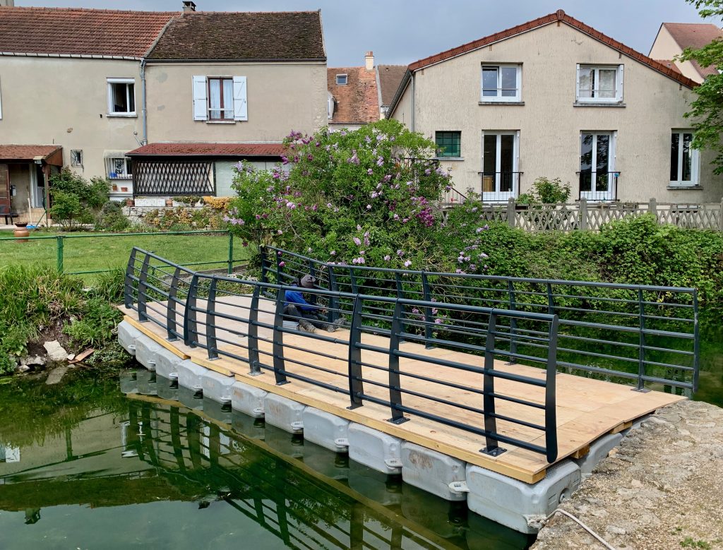 12-location-ponton-plateforme-barge-BTP-devis-chantier-sécurisé.jpg
