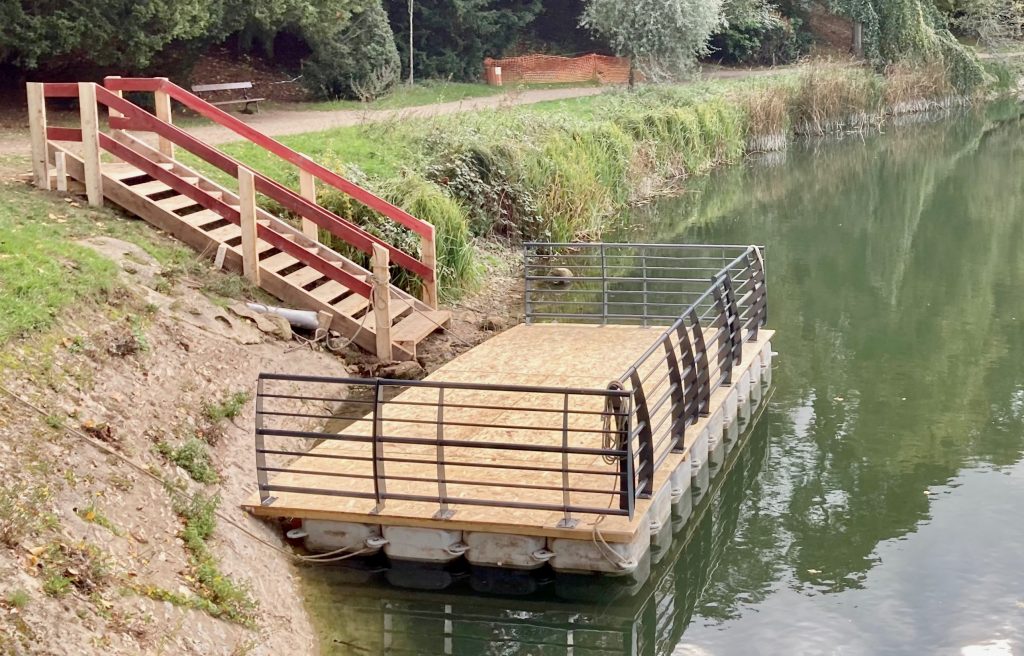 4-location-devis-prix-plateforme-flottante-ponton-homologué-expertisé-modulable-travail-btp-contrastepro-travaux-fluviaux-location-barge-de-chantier-idf-france-paris.jpg
