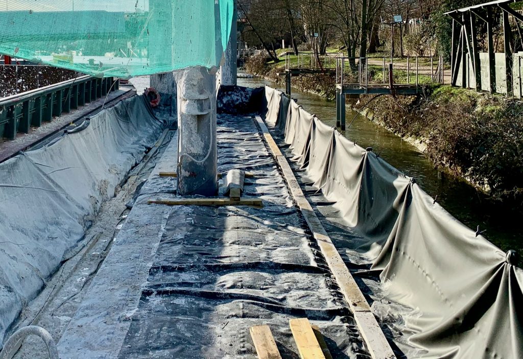 4-location-ponton-plateforme-barge-BTP-devis-chantier-sécurisé.jpg