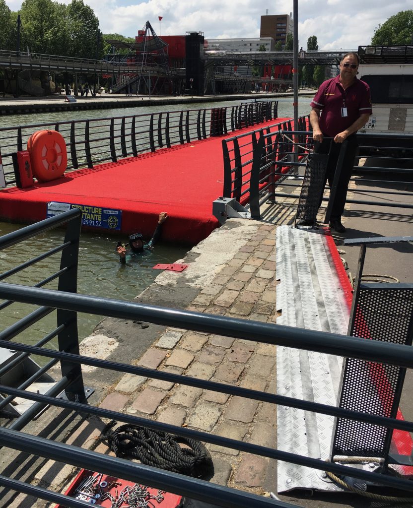 6-location-ponton-plateforme-barge-BTP-devis-chantier-motorisé.jpg