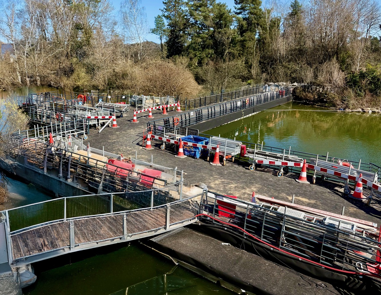 Cheminement flottant solution sécurisée pour vos chantiers sur l’eau