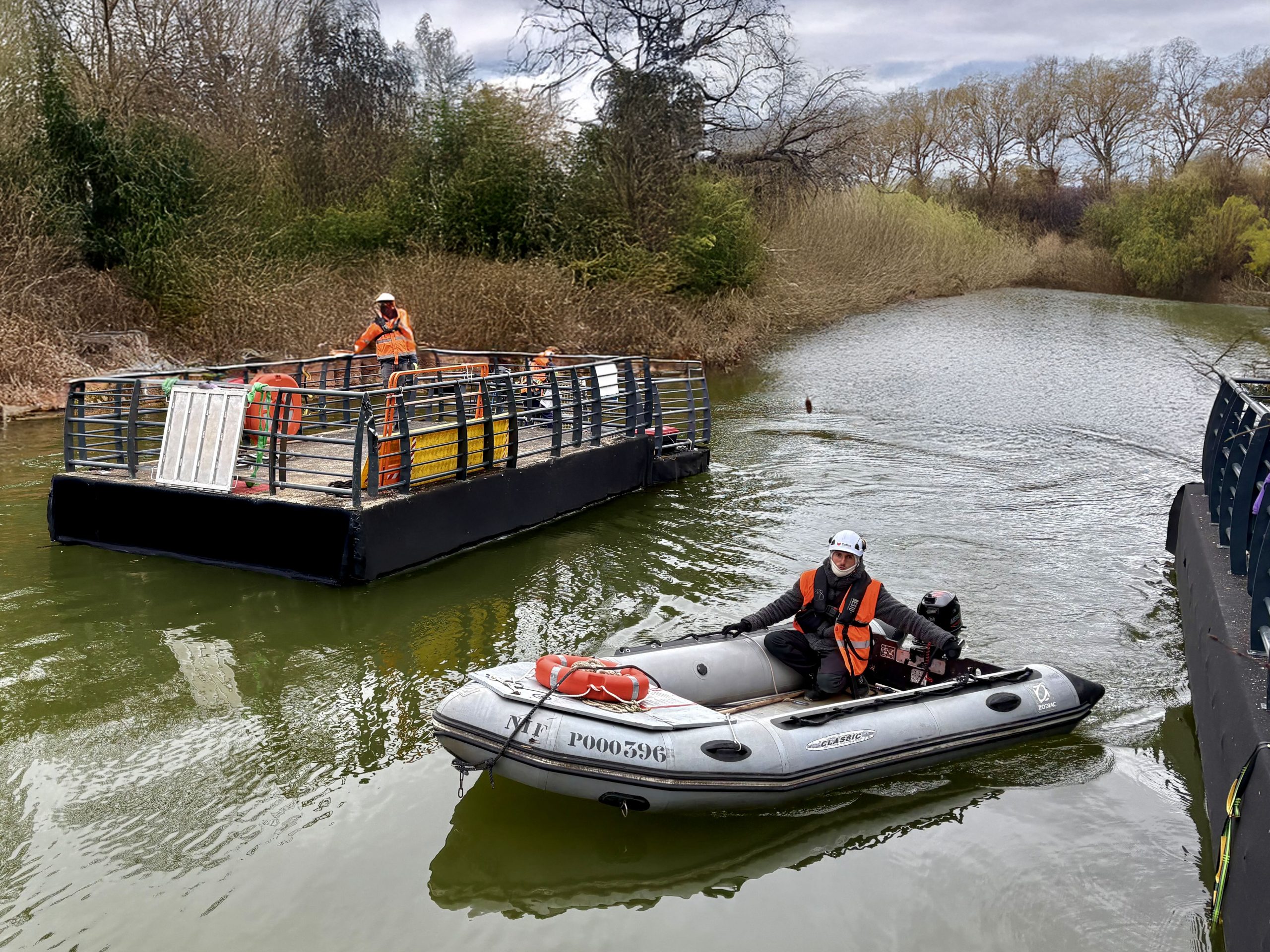 location de barges pour travaux sur l’eau
